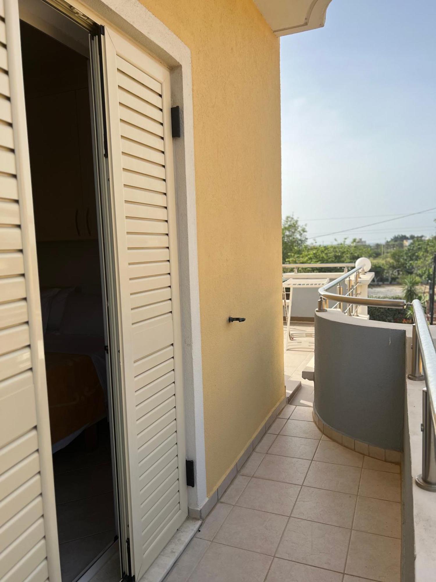 Apartments Rezidenca Sinani Орикум Экстерьер фото